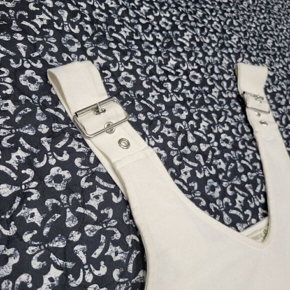 Express One Eleven White Buckle Strap V-Neck Basic Classic Summer Chic Tank Top  - Picture 4 of 6